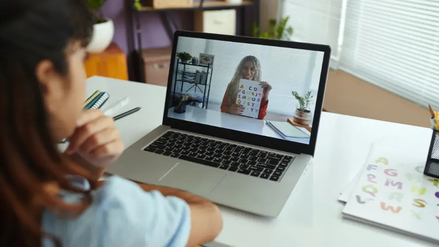 An interactive quiz or discussion forum to fix WordPress LMS problems related to static content